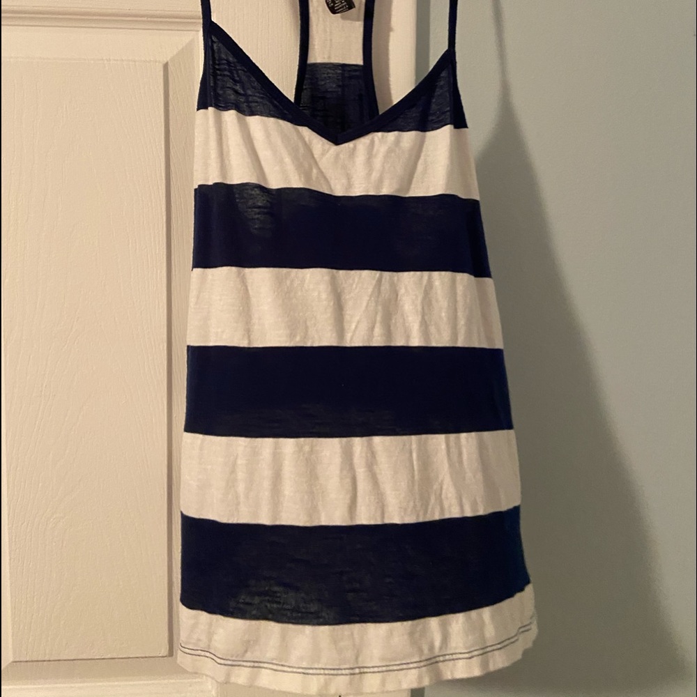 STRIPED FLOWY CROP TOP